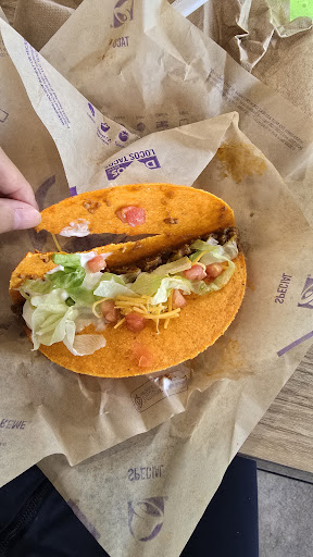 Photo of Taco Bell - 10 8th Ave SE, St Cloud, MN 56304