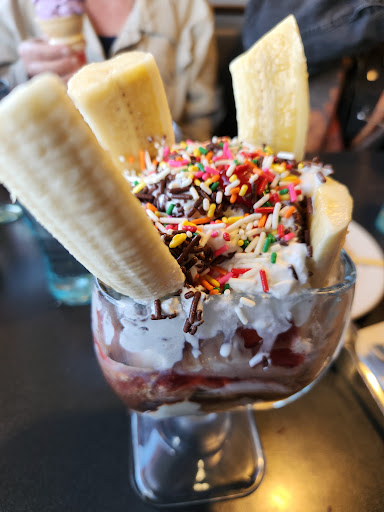 Photo of Friendly's - 423 Loucks Rd, York, PA 17404