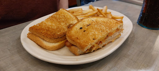 Photo of Friendly's - 423 Loucks Rd, York, PA 17404