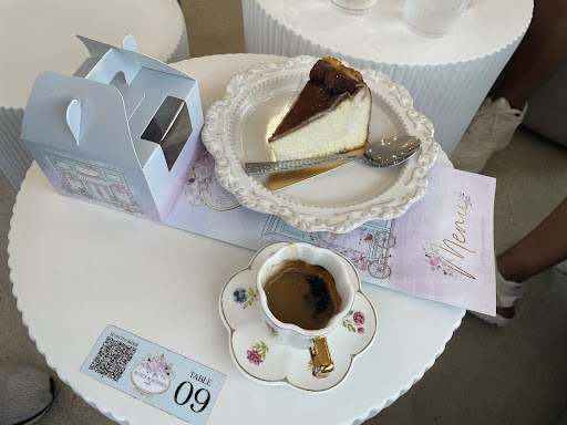 Photo of Roses & Berries Cafe - 4340 Asbury Rd Suite 2, Dubuque, IA 52002