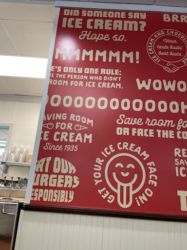 Photo of Friendly's - 50 Montauk Hwy, East Islip, NY 11730