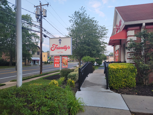 Photo of Friendly's - 50 Montauk Hwy, East Islip, NY 11730