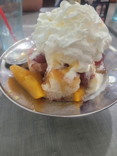 Photo of Friendly's - 50 Montauk Hwy, East Islip, NY 11730