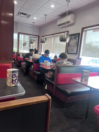 Photo of Friendly's - 2942 PA-611, Tannersville, PA 18372