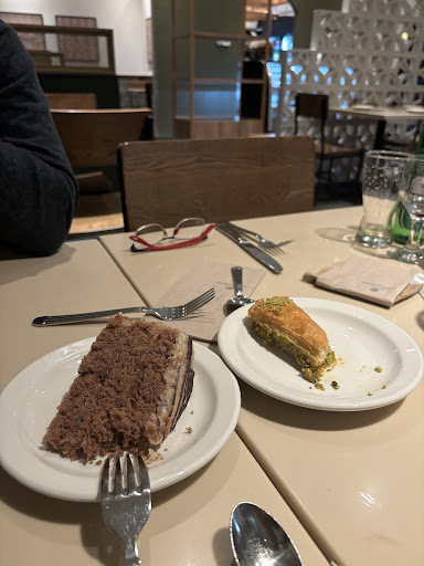 Photo of Aladdin's Eatery Cleveland Heights - 12447 Cedar Rd, Cleveland Heights, OH 44106