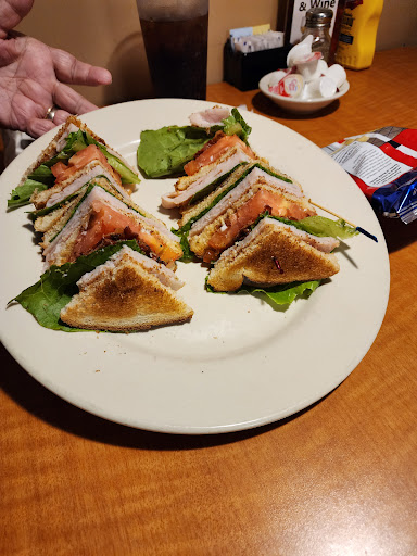 Photo of Rubin's Restaurant / Arabica - 312 Chestnut Commons Dr, Elyria, OH 44035