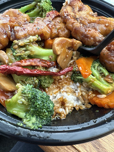 Photo of Hunan Chinese Restaurant - 2912 E St, Eureka, CA 95501