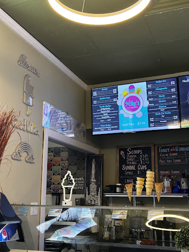 Photo of Milo's Pita - 1335 W Morse Ave, Chicago, IL 60626