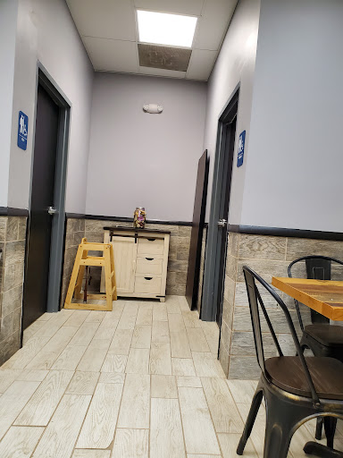 Photo of Oozie Chicken Plus - 5624 Columbia Pike, Falls Church, VA 22041