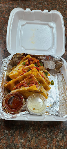 Photo of NYC Halal Eats - 24311 Halsted Rd, Farmington Hills, MI 48335