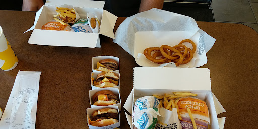 Photo of Hardee’s - 2524 College Way, Fergus Falls, MN 56537