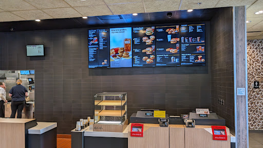Photo of McDonald's - 2085 College Way, Fergus Falls, MN 56537
