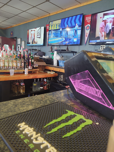 Photo of Sneakers Eatery and Pub - 1317 Central Ave, Fort Dodge, IA 50501