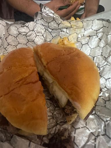 Photo of Halal Smash Burger and Phillies (Devon California) - 6404 N California Ave, Chicago, IL 60659