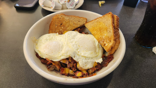 Photo of Friendly's - 18 Pearson Blvd, Gardner, MA 01440