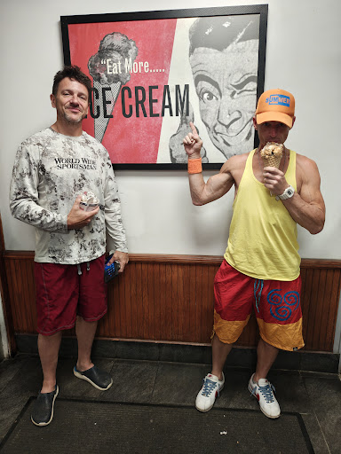 Photo of Friendly's - 18 Pearson Blvd, Gardner, MA 01440