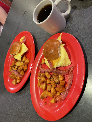 Photo of Friendly's - 18 Pearson Blvd, Gardner, MA 01440