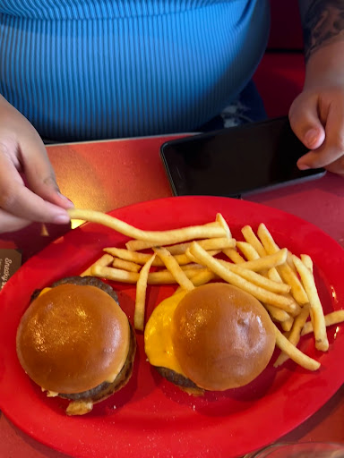 Photo of Friendly's - 18 Pearson Blvd, Gardner, MA 01440