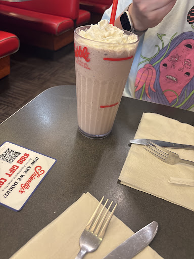 Photo of Friendly's - 18 Pearson Blvd, Gardner, MA 01440