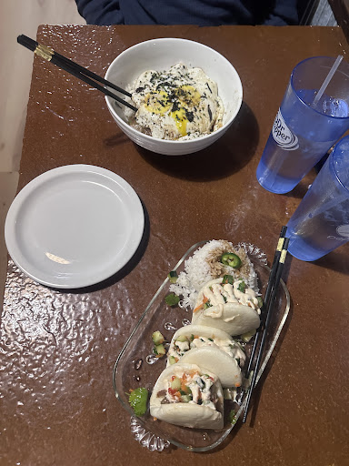 Photo of Pineapple's - 18 E 16th St, Scottsbluff, NE 69361