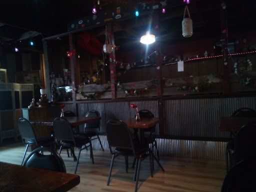 Photo of Pineapple's - 18 E 16th St, Scottsbluff, NE 69361