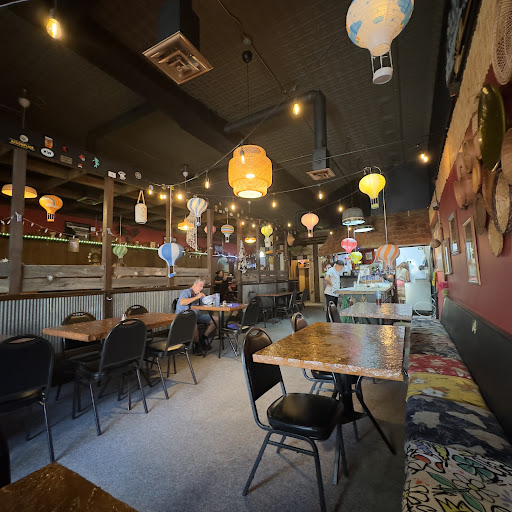 Photo of Pineapple's - 18 E 16th St, Scottsbluff, NE 69361