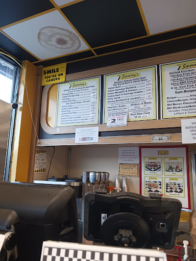 Photo of Sammy's Taste of Chicago - 1234 S 108th St, West Allis, WI 53214