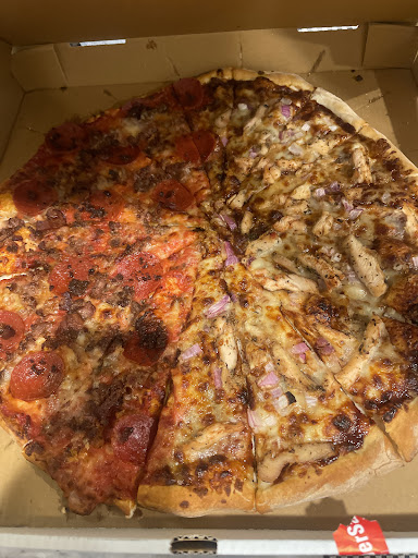 Photo of SD Pizzeria - 9111 N Milwaukee Ave, Niles, IL 60714