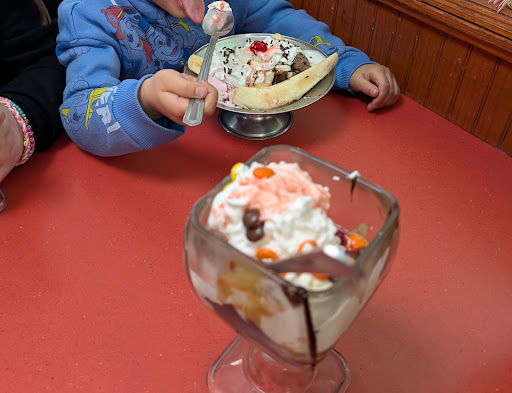Photo of Friendly's - 248 N Comrie Ave, Johnstown, NY 12095