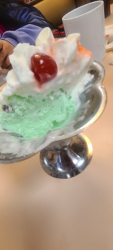 Photo of Friendly's - 304 Mountain Ave, Hackettstown, NJ 07840