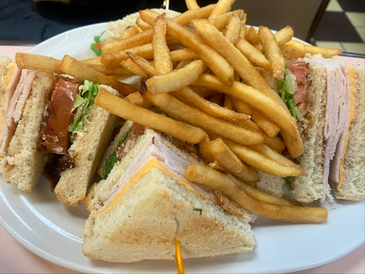 Photo of Friendly's - 304 Mountain Ave, Hackettstown, NJ 07840