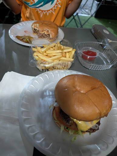 Photo of Grill on Wheel - 2599 NE 163rd St, North Miami Beach, FL 33160