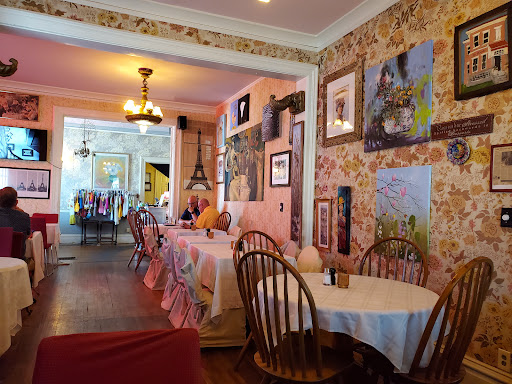 Photo of LaBinnah Bistro - 207 N 5th St, Hannibal, MO 63401