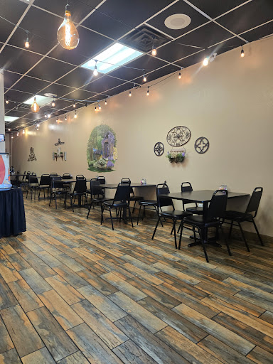 Photo of Foodies Restaurant & Grill - 2405 E Parkway Dr #2, Russellville, AR 72802