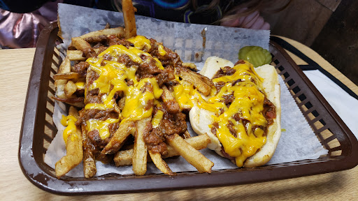 Photo of De-Onna's Restaurant - 16 S Main St, Hubbard, OH 44425