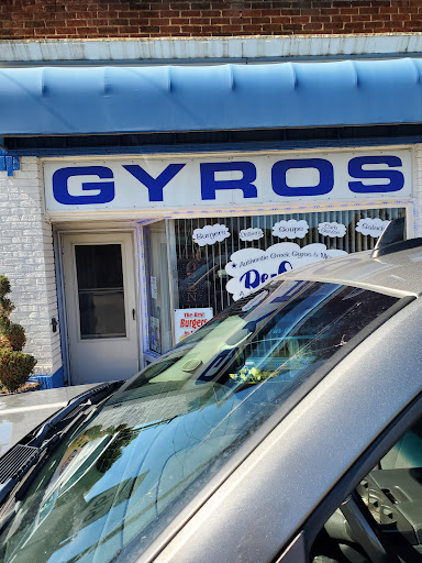 Photo of De-Onna's Restaurant - 16 S Main St, Hubbard, OH 44425