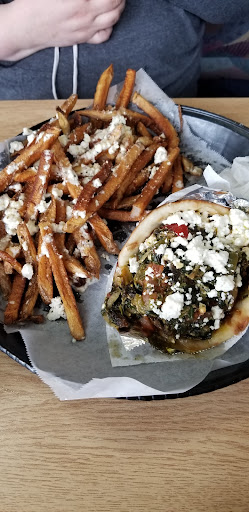 Photo of De-Onna's Restaurant - 16 S Main St, Hubbard, OH 44425