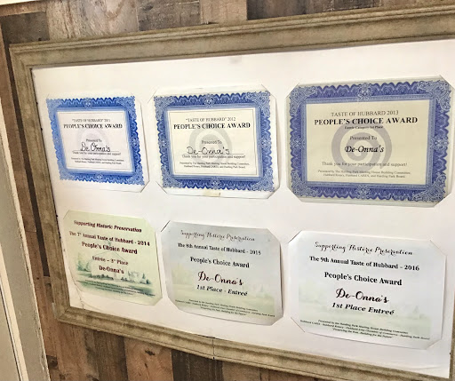 Photo of De-Onna's Restaurant - 16 S Main St, Hubbard, OH 44425