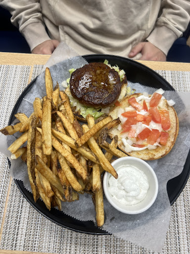 Photo of De-Onna's Restaurant - 16 S Main St, Hubbard, OH 44425