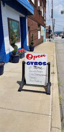 Photo of De-Onna's Restaurant - 16 S Main St, Hubbard, OH 44425