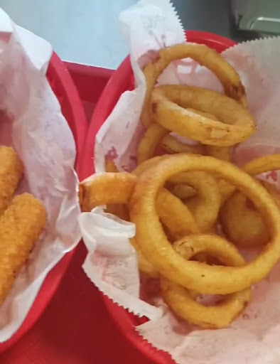 Photo of Buns and wings - 121 N Veterans Blvd, Glennville, GA 30427