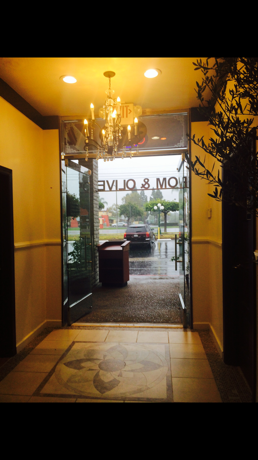 Photo of Pom & Olive - 1400 Bristol St Unit C, Costa Mesa, CA 92626