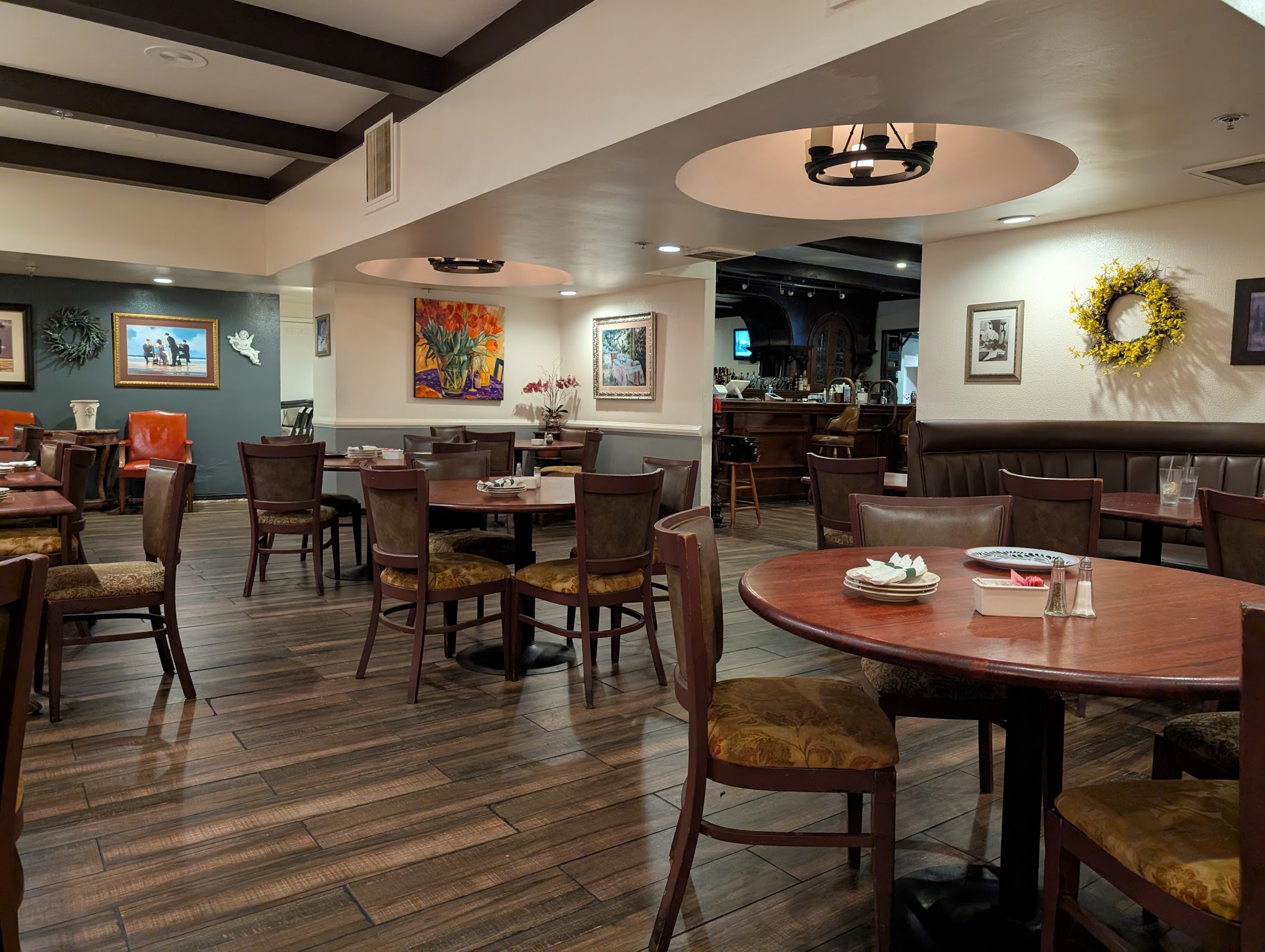 Photo of Pom & Olive - 1400 Bristol St Unit C, Costa Mesa, CA 92626