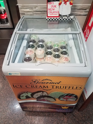 Photo of Vinny & Son Pizzeria & Italian Restaurant (Lake Hopatcong) - 215 Espanong Rd, Lake Hopatcong, NJ 07849