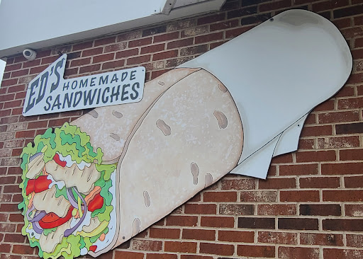 Photo of Super USA and Ed's deli - 2424 Larpenteur Ave W, Lauderdale, MN 55113