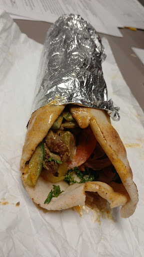 Photo of Super USA and Ed's deli - 2424 Larpenteur Ave W, Lauderdale, MN 55113