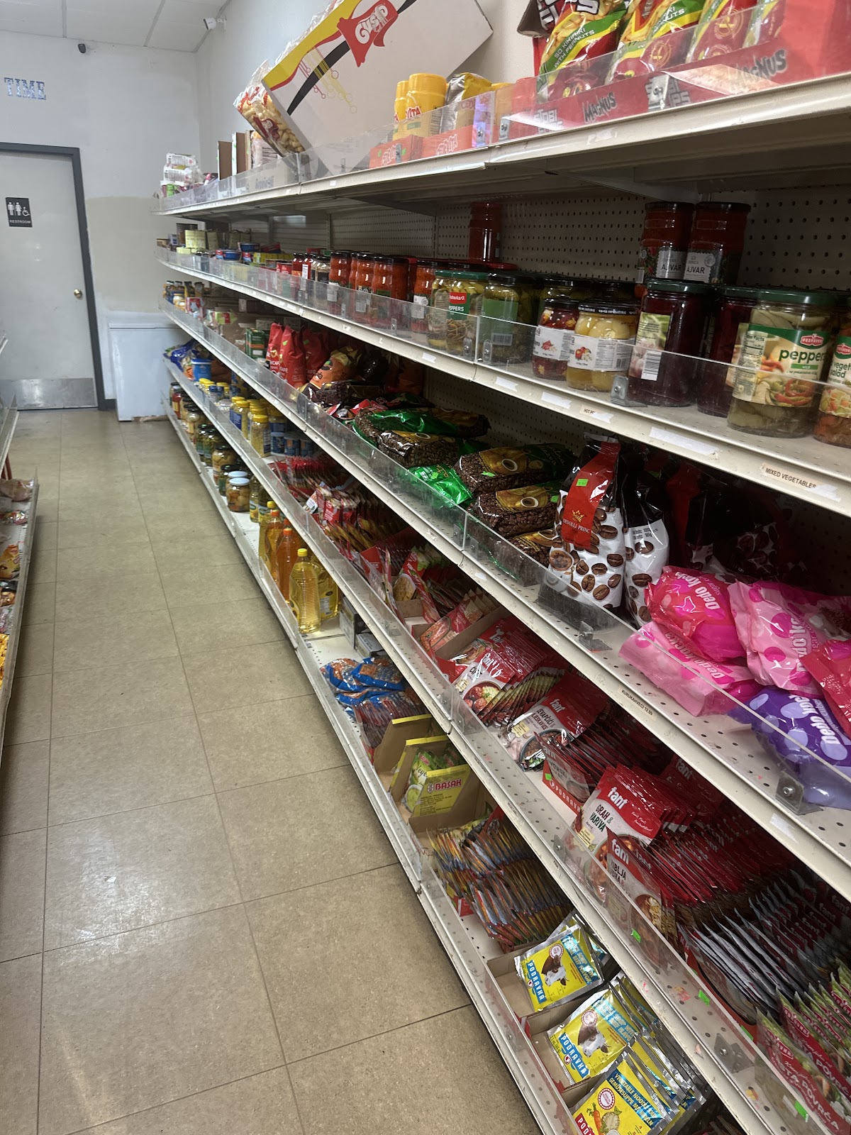 Photo of Dar el Salam market - 1022 N Minnesota Ave, Sioux Falls, SD 57104