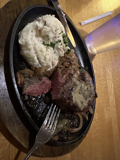 Photo of Applebee's Grill + Bar - 611 25th St SW, Jamestown, ND 58401