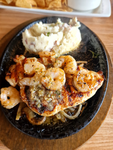 Photo of Applebee's Grill + Bar - 611 25th St SW, Jamestown, ND 58401