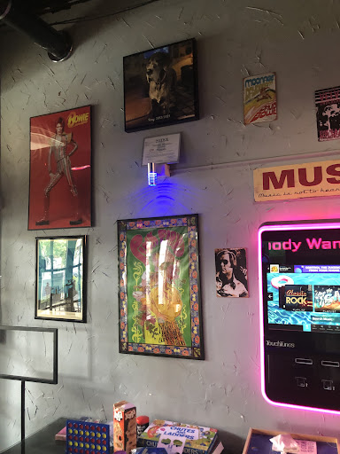 Photo of Decades Pub and Grub - 2314 4th St, Tuscaloosa, AL 35401